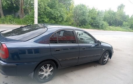 Mitsubishi Carisma I, 2001 год, 280 000 рублей, 1 фотография