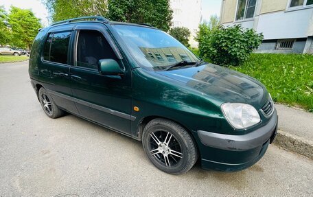 Toyota Raum I, 2000 год, 425 000 рублей, 3 фотография