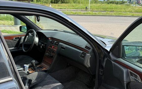 Mercedes-Benz E-Класс, 1997 год, 250 000 рублей, 6 фотография