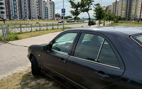 Mercedes-Benz E-Класс, 1997 год, 250 000 рублей, 5 фотография