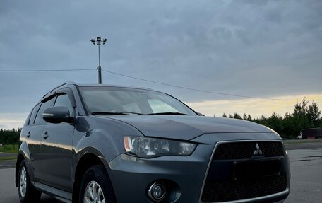 Mitsubishi Outlander III рестайлинг 3, 2010 год, 850 000 рублей, 2 фотография