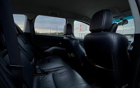 Mitsubishi Outlander III рестайлинг 3, 2010 год, 850 000 рублей, 10 фотография