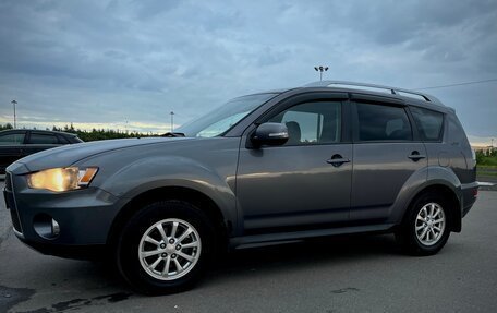 Mitsubishi Outlander III рестайлинг 3, 2010 год, 850 000 рублей, 18 фотография