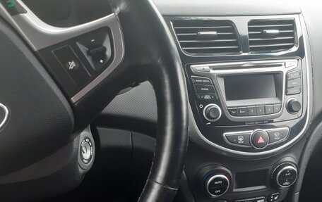 Hyundai Solaris II рестайлинг, 2016 год, 1 520 000 рублей, 2 фотография