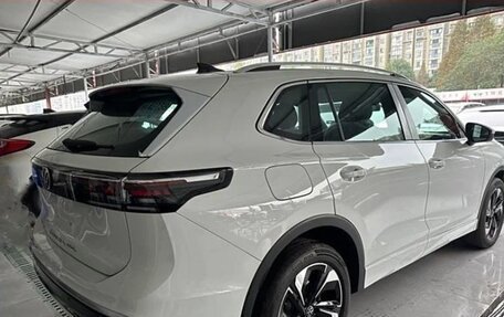 Volkswagen Tiguan, 2025 год, 3 889 000 рублей, 3 фотография
