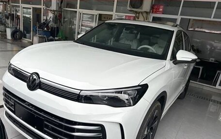 Volkswagen Tiguan, 2025 год, 3 889 000 рублей, 2 фотография