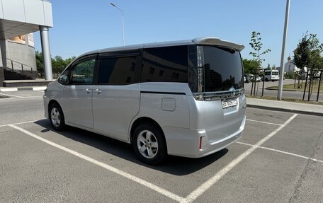 Toyota Voxy III, 2014 год, 1 800 000 рублей, 4 фотография