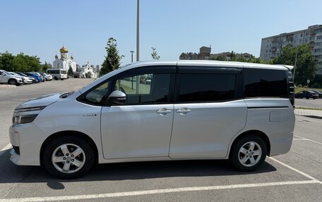 Toyota Voxy III, 2014 год, 1 800 000 рублей, 3 фотография