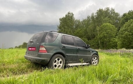 Mercedes-Benz M-Класс, 2000 год, 880 000 рублей, 1 фотография