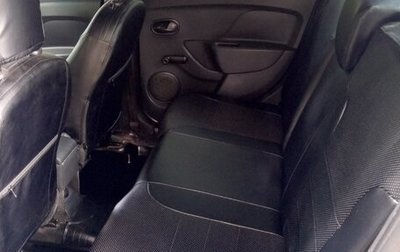 Renault Logan II, 2017 год, 710 000 рублей, 1 фотография