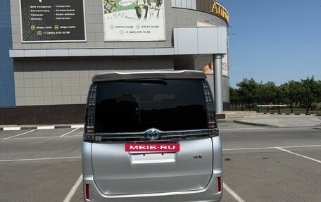 Toyota Voxy III, 2014 год, 1 800 000 рублей, 5 фотография