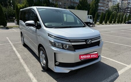Toyota Voxy III, 2014 год, 1 800 000 рублей, 7 фотография