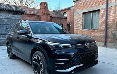 Volkswagen Tiguan, 2025 год, 3 889 000 рублей, 2 фотография