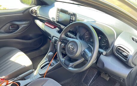 Toyota Yaris, 2020 год, 1 250 000 рублей, 6 фотография