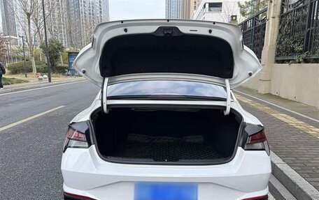 Hyundai Elantra, 2021 год, 1 300 008 рублей, 18 фотография