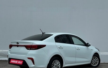 KIA Rio IV, 2018 год, 1 127 700 рублей, 2 фотография