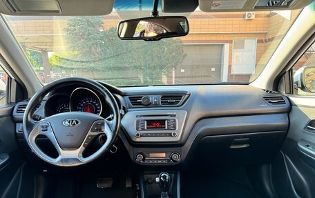 KIA Rio III рестайлинг, 2015 год, 990 000 рублей, 12 фотография