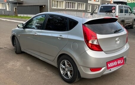 Hyundai Solaris II рестайлинг, 2011 год, 835 000 рублей, 5 фотография