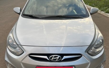 Hyundai Solaris II рестайлинг, 2011 год, 835 000 рублей, 2 фотография