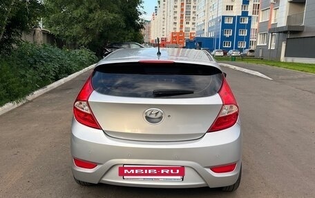 Hyundai Solaris II рестайлинг, 2011 год, 835 000 рублей, 4 фотография