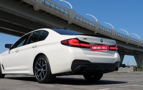 BMW 5 серия, 2021 год, 6 399 000 рублей, 2 фотография