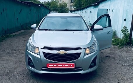 Chevrolet Cruze II, 2013 год, 700 000 рублей, 3 фотография