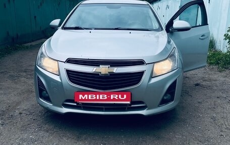 Chevrolet Cruze II, 2013 год, 700 000 рублей, 2 фотография