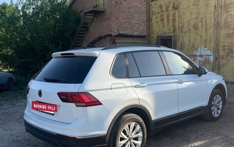 Volkswagen Tiguan II, 2021 год, 2 000 000 рублей, 3 фотография