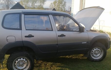 Chevrolet Niva I рестайлинг, 2013 год, 430 000 рублей, 2 фотография