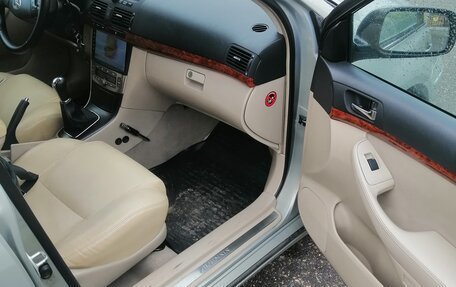 Toyota Avensis III рестайлинг, 2006 год, 760 000 рублей, 5 фотография