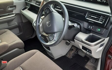 Honda Stepwgn IV, 2016 год, 2 130 000 рублей, 13 фотография