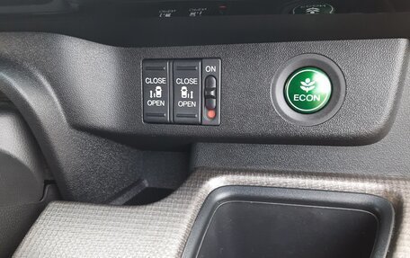 Honda Stepwgn IV, 2016 год, 2 130 000 рублей, 18 фотография