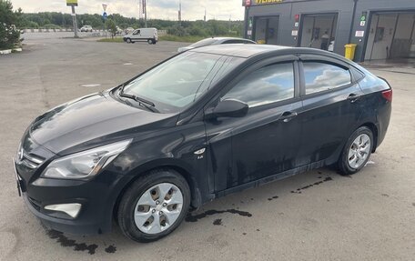Hyundai Solaris II рестайлинг, 2015 год, 1 150 000 рублей, 4 фотография