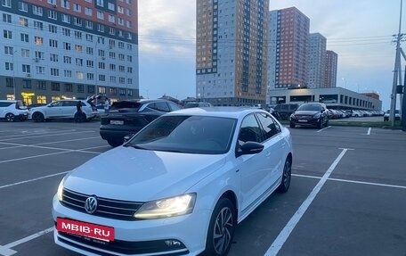 Volkswagen Jetta VI, 2018 год, 1 600 000 рублей, 2 фотография