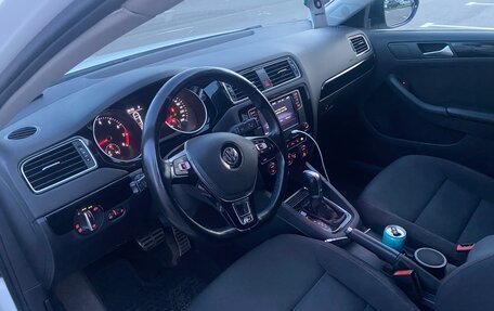 Volkswagen Jetta VI, 2018 год, 1 600 000 рублей, 7 фотография