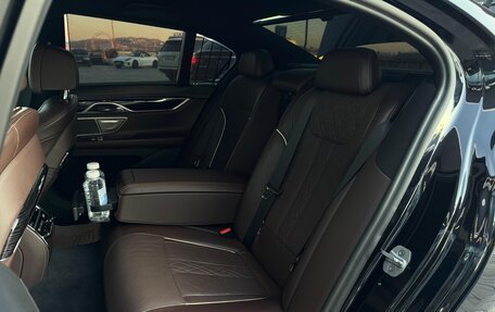 BMW 7 серия, 2017 год, 3 800 000 рублей, 15 фотография