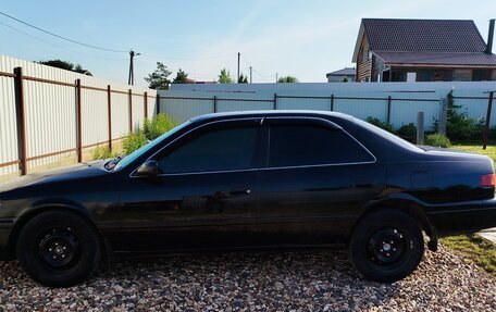 Toyota Camry, 2000 год, 700 000 рублей, 1 фотография