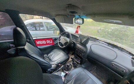 Chevrolet Niva I рестайлинг, 2003 год, 220 000 рублей, 1 фотография