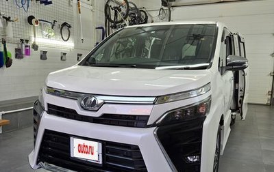 Toyota Voxy III, 2019 год, 2 250 000 рублей, 1 фотография