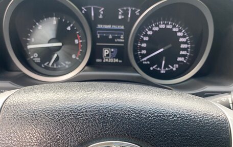 Toyota Land Cruiser 200, 2015 год, 4 700 000 рублей, 11 фотография