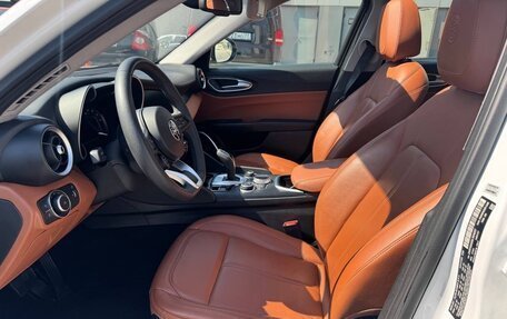Alfa Romeo Giulia II, 2020 год, 2 490 000 рублей, 15 фотография