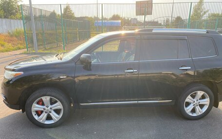 Toyota Highlander III, 2012 год, 2 400 000 рублей, 4 фотография