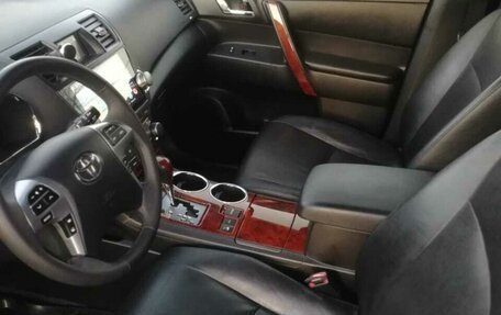 Toyota Highlander III, 2012 год, 2 400 000 рублей, 5 фотография
