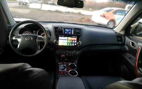 Toyota Highlander III, 2012 год, 2 400 000 рублей, 7 фотография