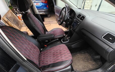Volkswagen Polo VI (EU Market), 2011 год, 850 000 рублей, 8 фотография
