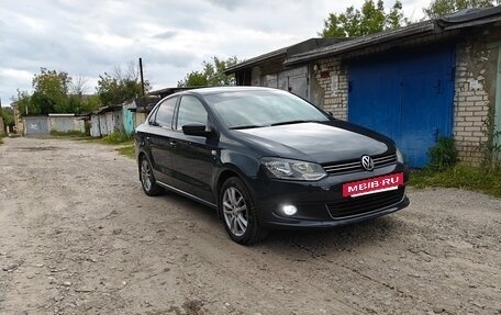 Volkswagen Polo VI (EU Market), 2011 год, 850 000 рублей, 2 фотография