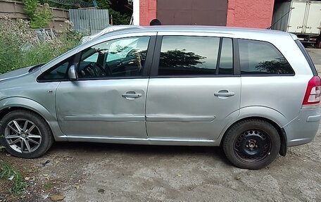Opel Zafira B, 2010 год, 270 000 рублей, 3 фотография