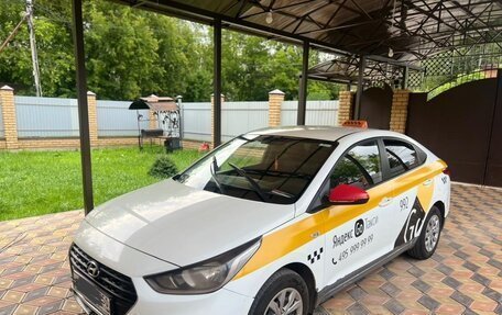 Hyundai Solaris II рестайлинг, 2018 год, 860 000 рублей, 5 фотография