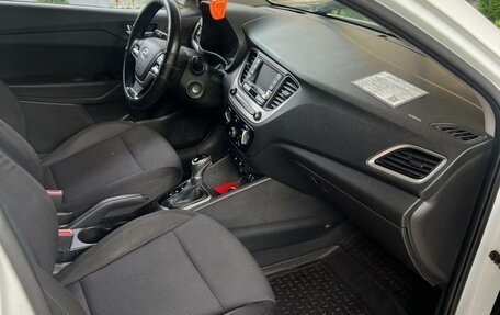 Hyundai Solaris II рестайлинг, 2018 год, 860 000 рублей, 19 фотография