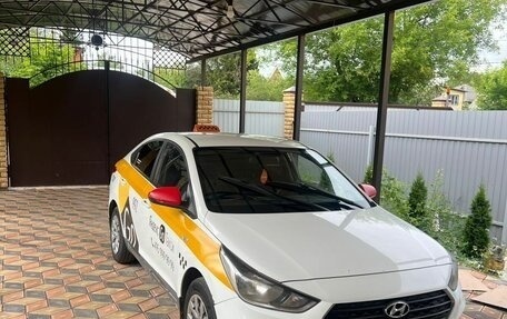 Hyundai Solaris II рестайлинг, 2018 год, 860 000 рублей, 13 фотография